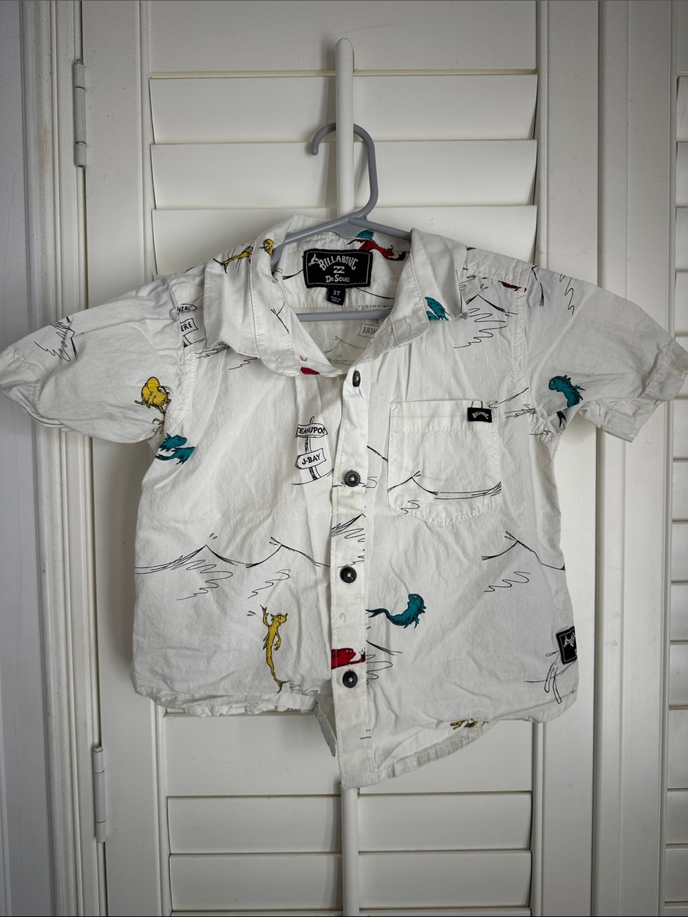 Billabong x Dr. Seuss White Printed Short Sleeve Button-Up Shirt for Kids 3T